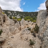 Photo de France - Le Cirque de Mourèze et le Lac du Salagou